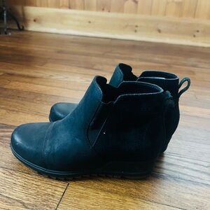 Sorel Black Leather Ankle Booties